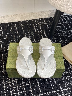 Gucci Women's Thong Sandal Slide White
