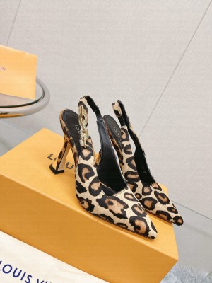 Louis Vuitton Women's 9.5cm Sparkle Slingback Pump 01
