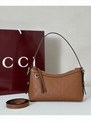 Gucci GG Emblem series small shoulder bag Coffee