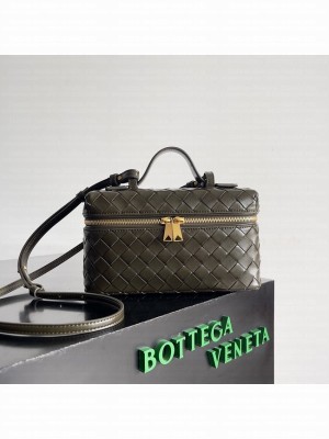 Bottega Veneta Vanity Case On Strap 789109 dark green