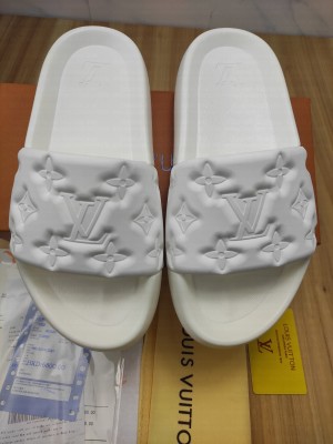 Louis Vuitton Unisex Sunbath Monogram Rubber Flat Slide Sandals White 2022 Collection
