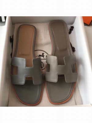 Hermes Oran Flat Slipper Sandals in Swift Box Calfskin Etoupe 01
