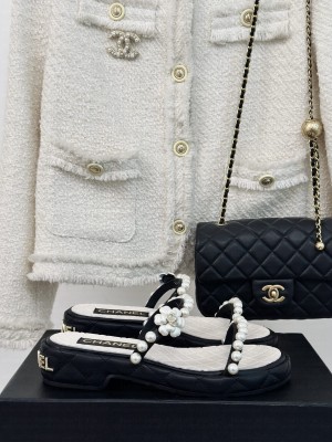 Chanel Quilted Lambskin and Pearls 3cm Slide Sandals Black