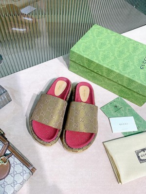 Gucci Women's Original GG Platform Slide Sandal 573018 Gold 2021 Collection 