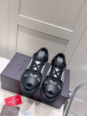 VALENTINO VL7N LOW-TOP SNEAKERS IN CALFSKIN AND MESH FABRIC WITH BANDS SNEAKERS 2022 COLLECITON 015