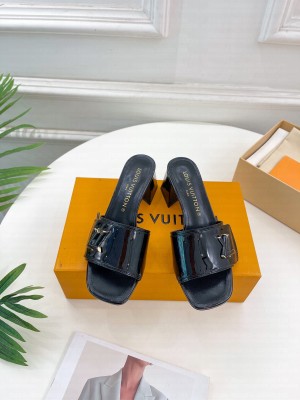 Louis Vuitton Shake Slide Sandals 5.5cm in Black Patent Leather with LV Twist 2023 011