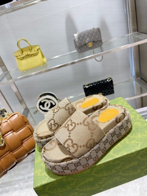 Gucci Maxi GG Canvas Platform Slide Sandals 5.5cm Beige 2022 Collection