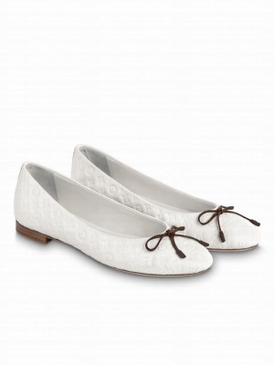 Louis Vuitton Women's Nina Flat Ballerina 1ABHBZ White