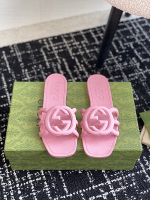 Gucci Women's slide sandal with interlocking G Pink Rubber 2024