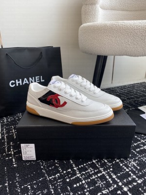 Chanel Unisex CC Logo Calfskin Sneakers G39978 2024 02