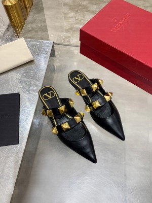 VALENTINO ROMAN STUD FLAT MULE IN CALFSKIN BLACK