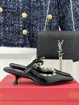 Valentino Rockstud Mule 06