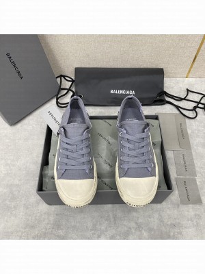 Balenciaga Man's Paris Destroyed low-top Sneakers 2023 04
