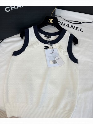 Chanel Women's Vest Sweater Cream