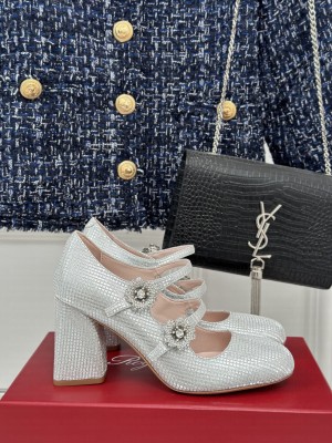 Roger Vivier Crystal Bouquet Flowers Strass Babies Pump in Patent Leather silver