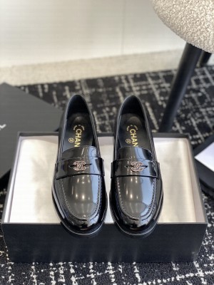 Chanel Shiny Calfskin Moccasins G45504 Black Loafer 2024 