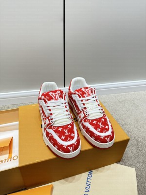 Louis Vuitton Unisex LV Trainer Sneakers 2023 02