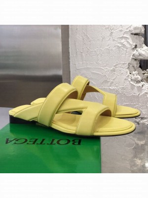 Bottega Veneta Band Calfskin Flat Sandals Yellow  2021 Collection 14
