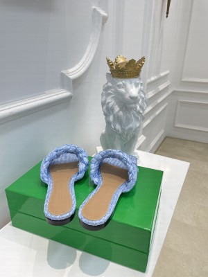 Bottega Venta Flat sandals with twisted Intrecciato raffia strap blue 2021 Collection