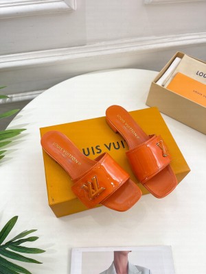 Louis Vuitton Shake Flat Slide Sandals with LV Twist 2023 022