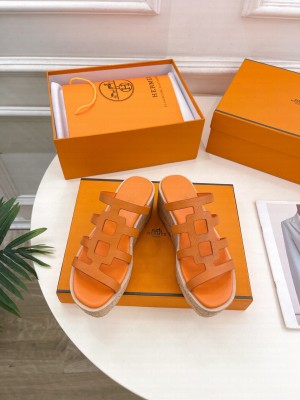 Hermes Isabella 30 Epsom calfskin sandal orange