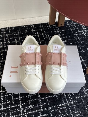 Valentino Garavani Rockstud Untitled sneaker in white calfskin 027 2025