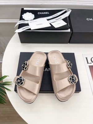 Chanel Camellia platform calf leather mules beige 2025