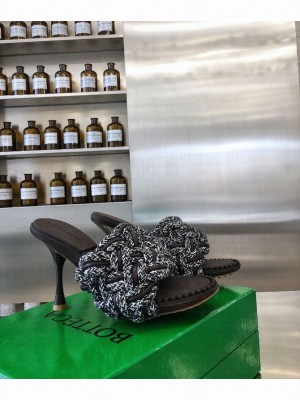 BOTTEGA VENETA     Mule Black