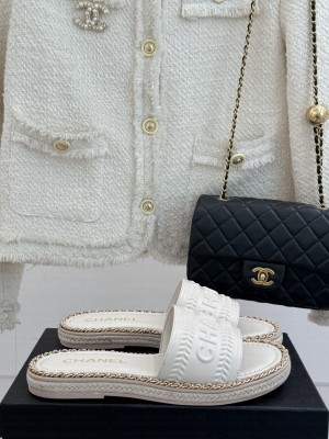 Chanel flat CC with chain white slippers 2025