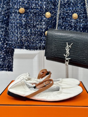 Hermes Jolly ballet flat white
