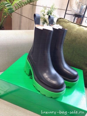 Bottega Veneta Flash Calfskin Short Boots 9.5cm Black/Green 2021 Collection