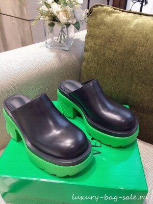 Bottega Veneta Flash Calfskin Mules 9.5cm Black/Green 2021 Collection