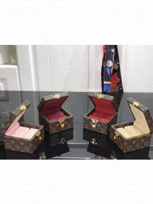 Louis Vuitton ECRIN DECLARATION M21010