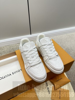 Louis Vuitton Unisex LV Trainer Sneakers 2023 023