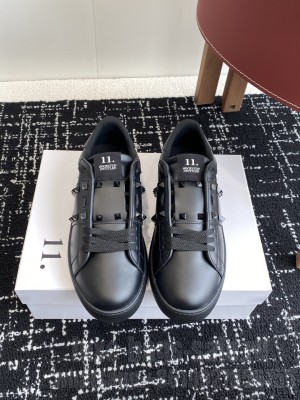 Valentino Garavani Rockstud Untitled sneaker in Black calfskin 023 2025