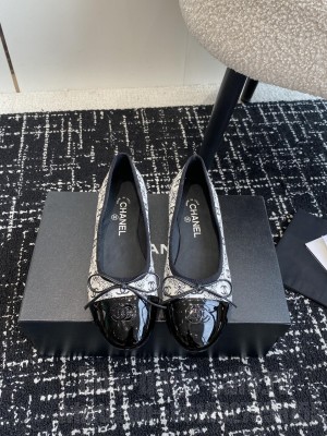 Chanel Ballet Flats White/Black