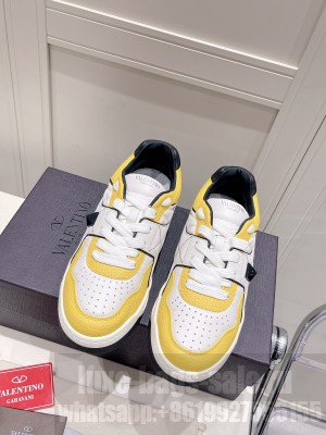 Valentino Garavani ONE STUD Low-Top Nappa Sneaker 2022 collection 05