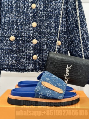 Louis Vuitton Unisex 1ACJZA Pool Pillow Flat Comfort Mule Blue