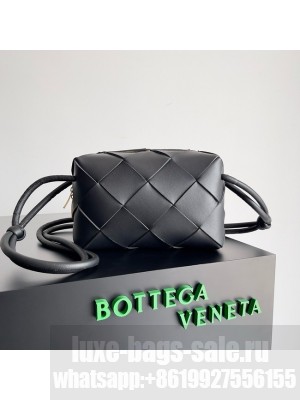 Bottega Veneta Intrecciato Concert Pouch D794258 black