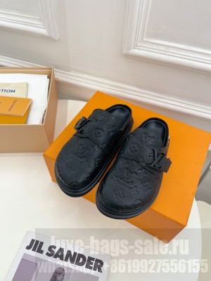 Louis Vuitton Unisex LV Cosy Comfort Flat Mules in Monogram Canvas 2023 04
