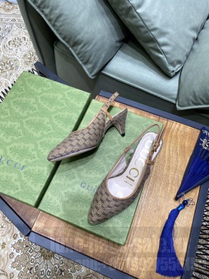Gucci Beige and ebony mini GG Supreme canvas, a material with low environmental impact 2021 Collection