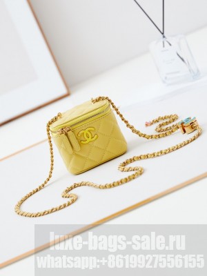 CHANEL CLUTCH WITH CHAIN AP3941 yellow