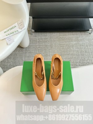 Bottega Veneta Sharp Chain Crinkled leather with signature knot chain Pump Brown