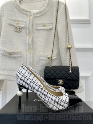 Chanel Pearl Heel 8.5cm Pumps 06