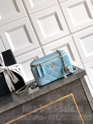CHANEL velvet Vanity with Chain AP3940 light blue