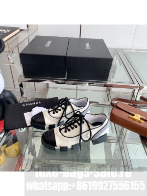 Chanel Lace-up Sneakers black/white