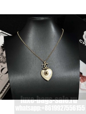 Chanel Women's Necklace ABC085
