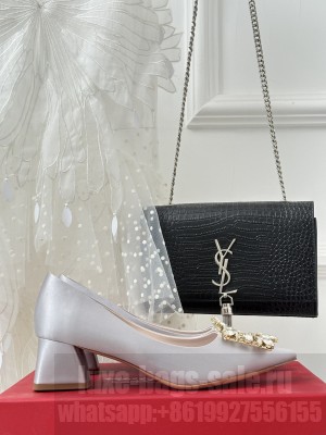 Roger Vivier Crystal buckle in Satin 5cm Pump gray