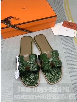 Hermes Oran Crocodile Embossed Leather Flat Slide Sandals 125 2022 Collection