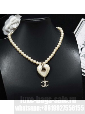 Chanel Women's Necklace ABC077
